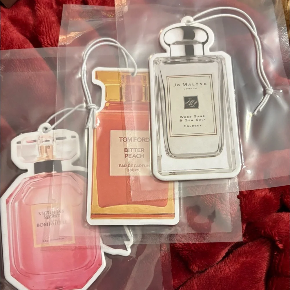 Bundle of 3 car air fresheners designed to look like perfume bottles - Picture 1 of 1